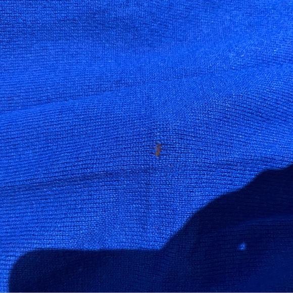 Chelsea and Theodore cashmere long line sweater. Size medium. Royal blue. - Picture 6 of 10